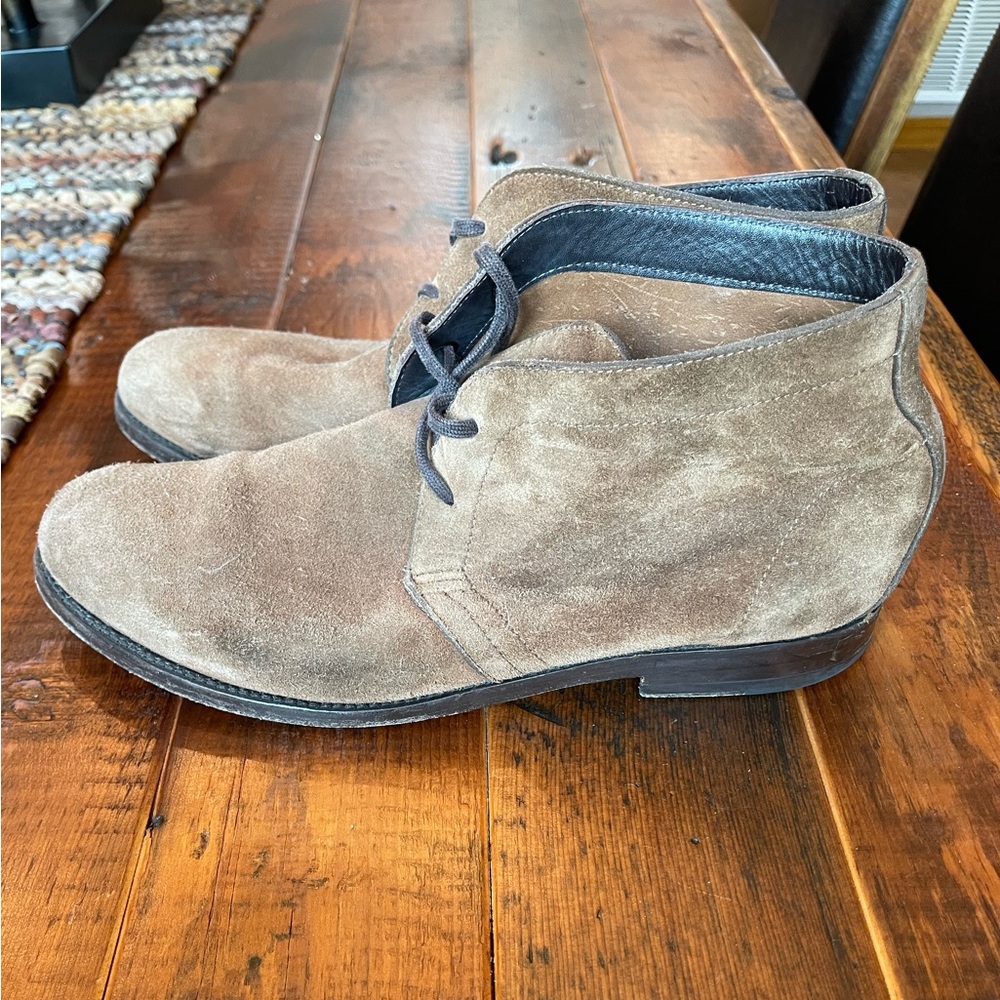 Harry's of London Brown Chukka Boots with Suede Finish